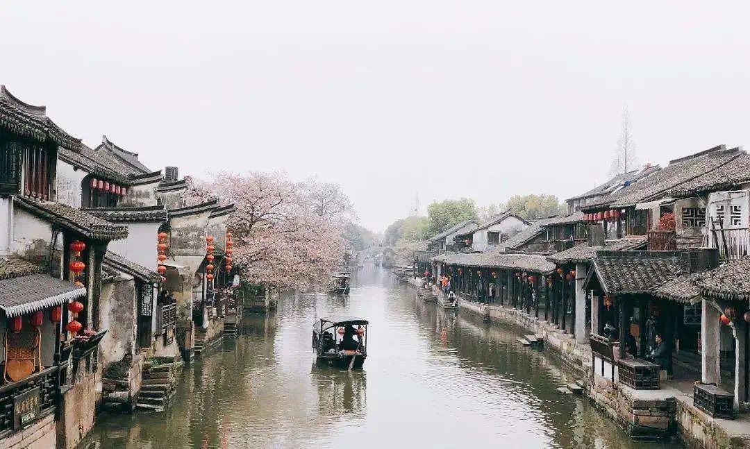 少女安娜的周末